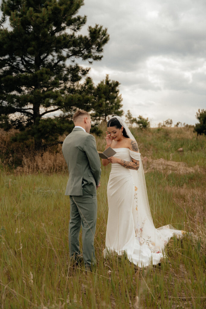 first looks at a colorado airbnb wedding